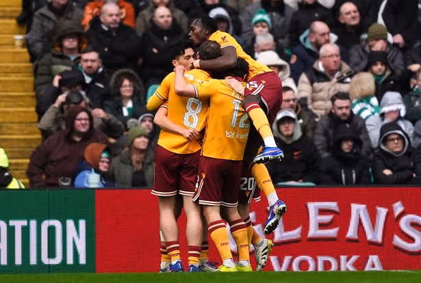 Celtic Come From Behind to Beat 10-Man Motherwell